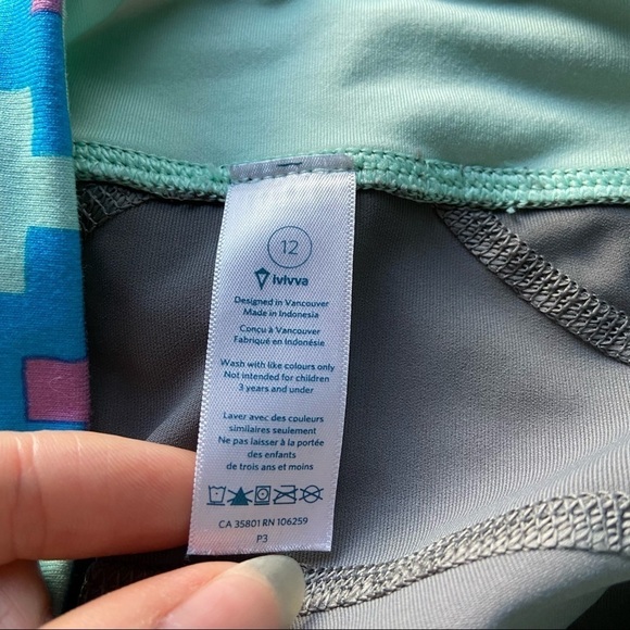 Lululemon girls ivivva size 12 capris - Picture 8 of 8